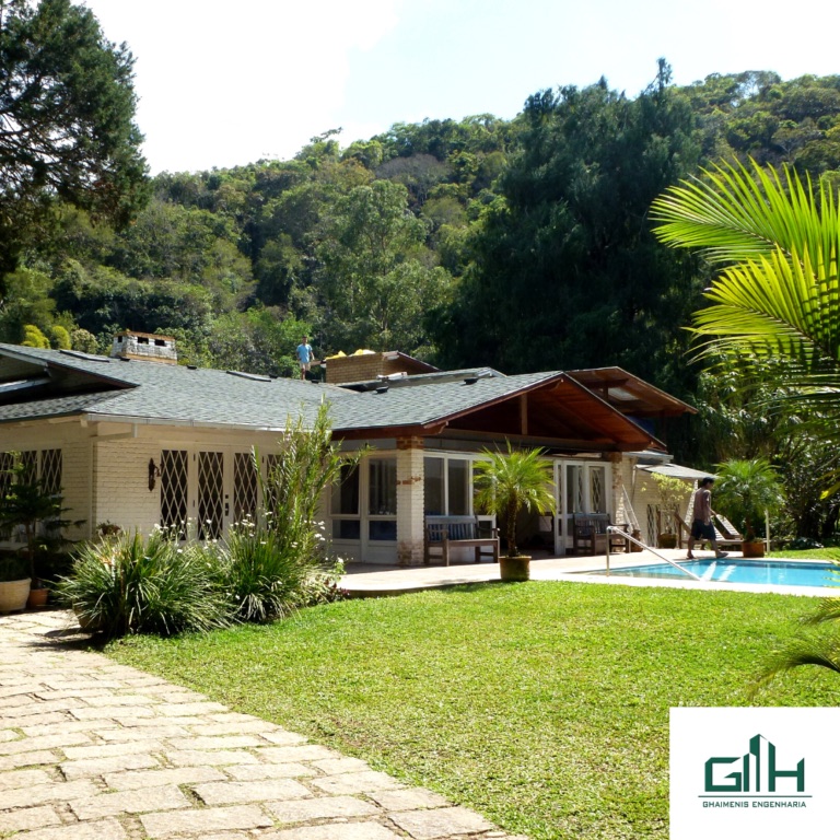 Edifício residencial de esquina